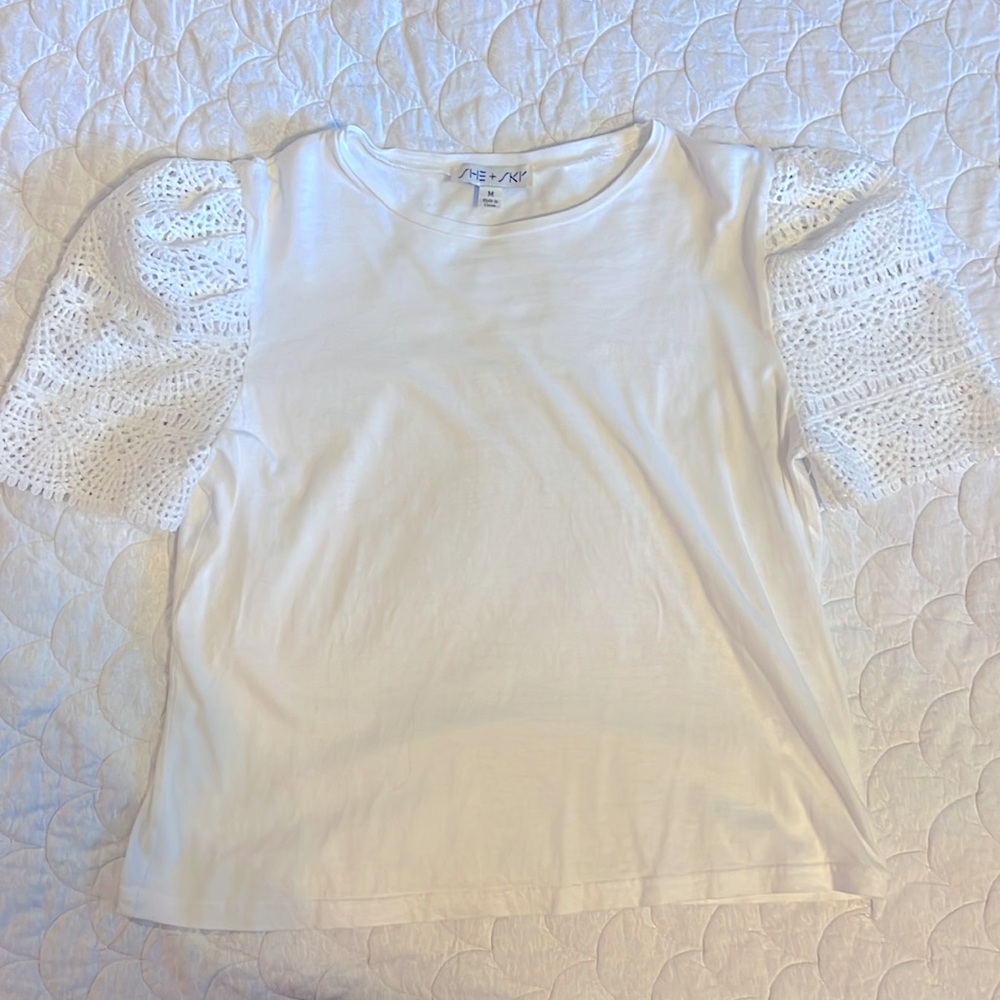 Like-new She+Sky, crochet sleeve, medium